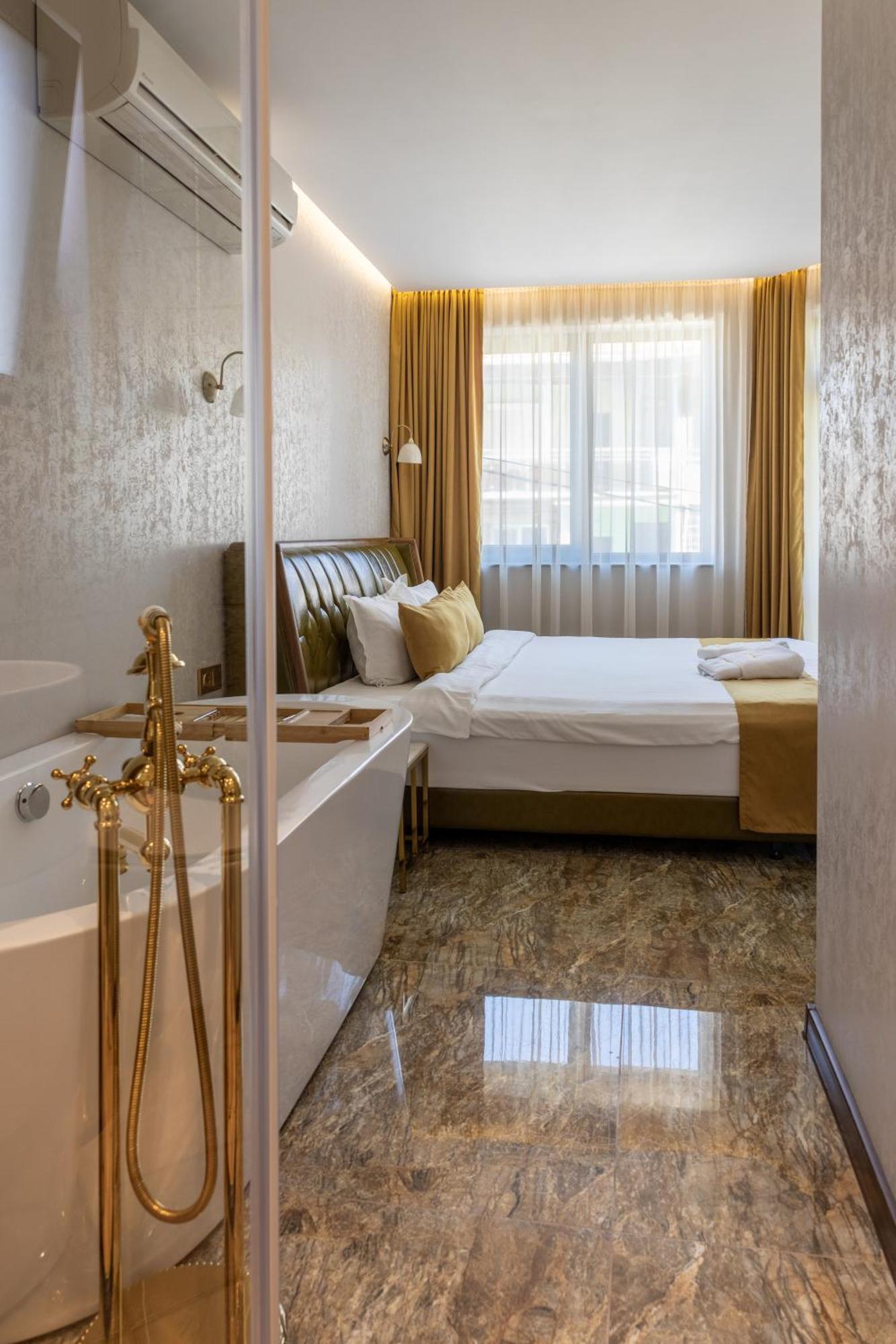 Hidden Bank: Cash Apartment Plovdiv Luaran gambar